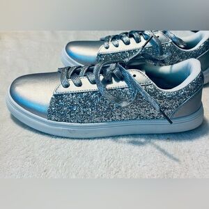 Brand New Women’s Sneakers By ANYTHING BUT MONDAY - Size 39 EURO/8.5 USA - box38